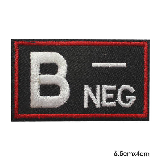 B Patch carré NÉGATIF ​​thermocollant à coudre sur un badge pour vêtements.